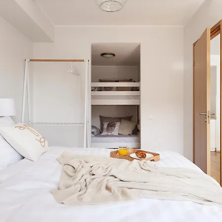 W Near Passenger Port شقة *