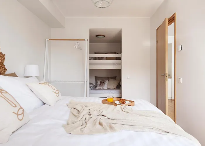 W Near Passenger Port Apartman *