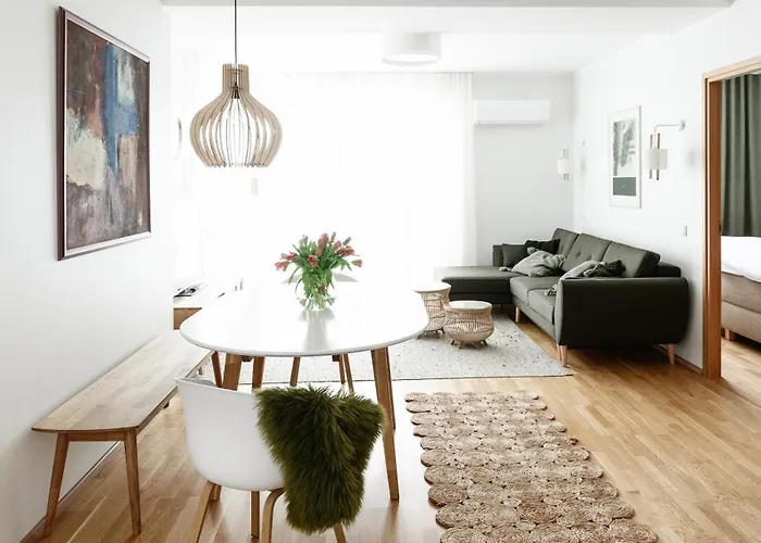 W Near Passenger Port Apartman *